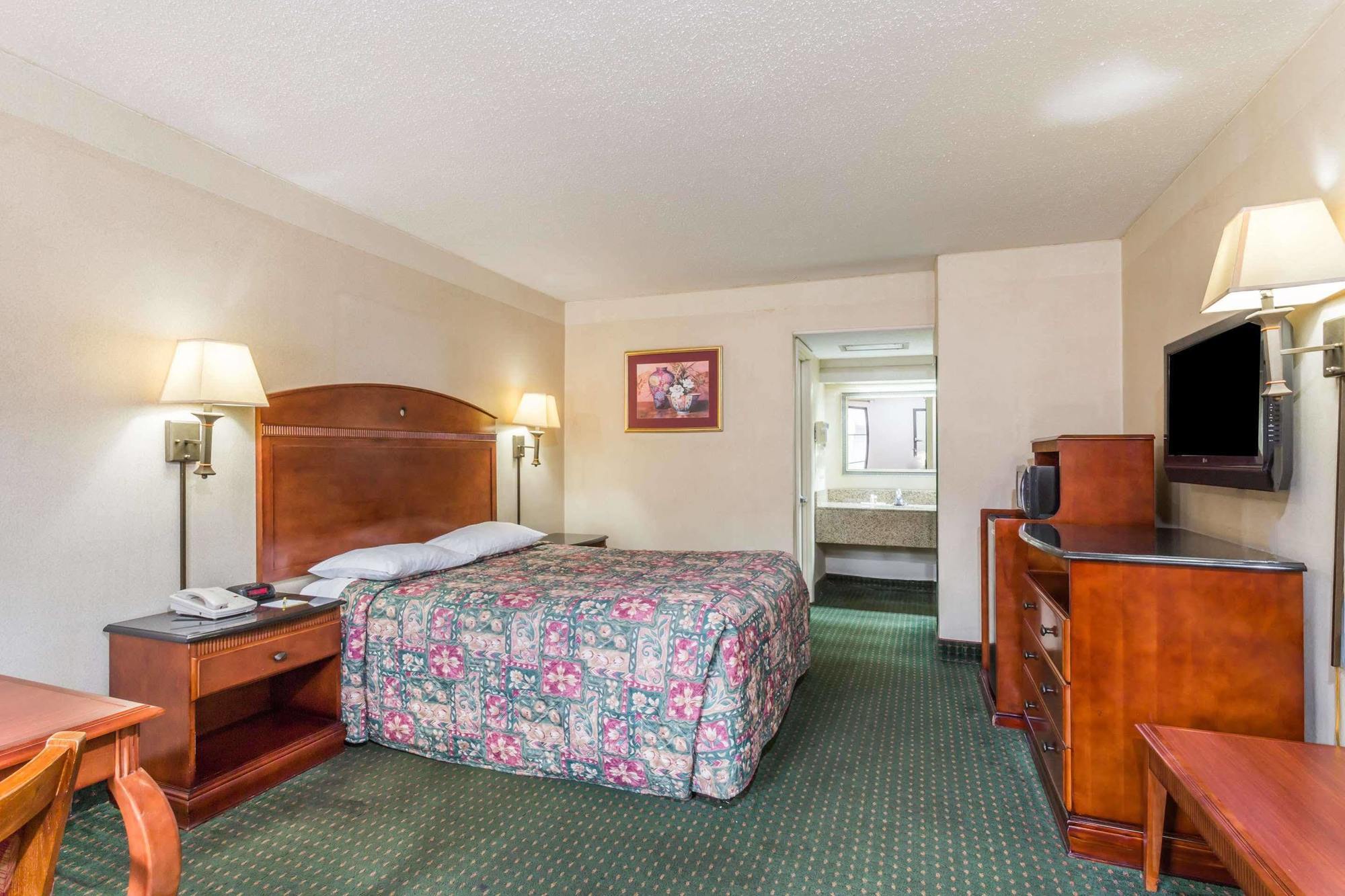 Days Inn By Wyndham Camp Springs Andrews Afb Extérieur photo