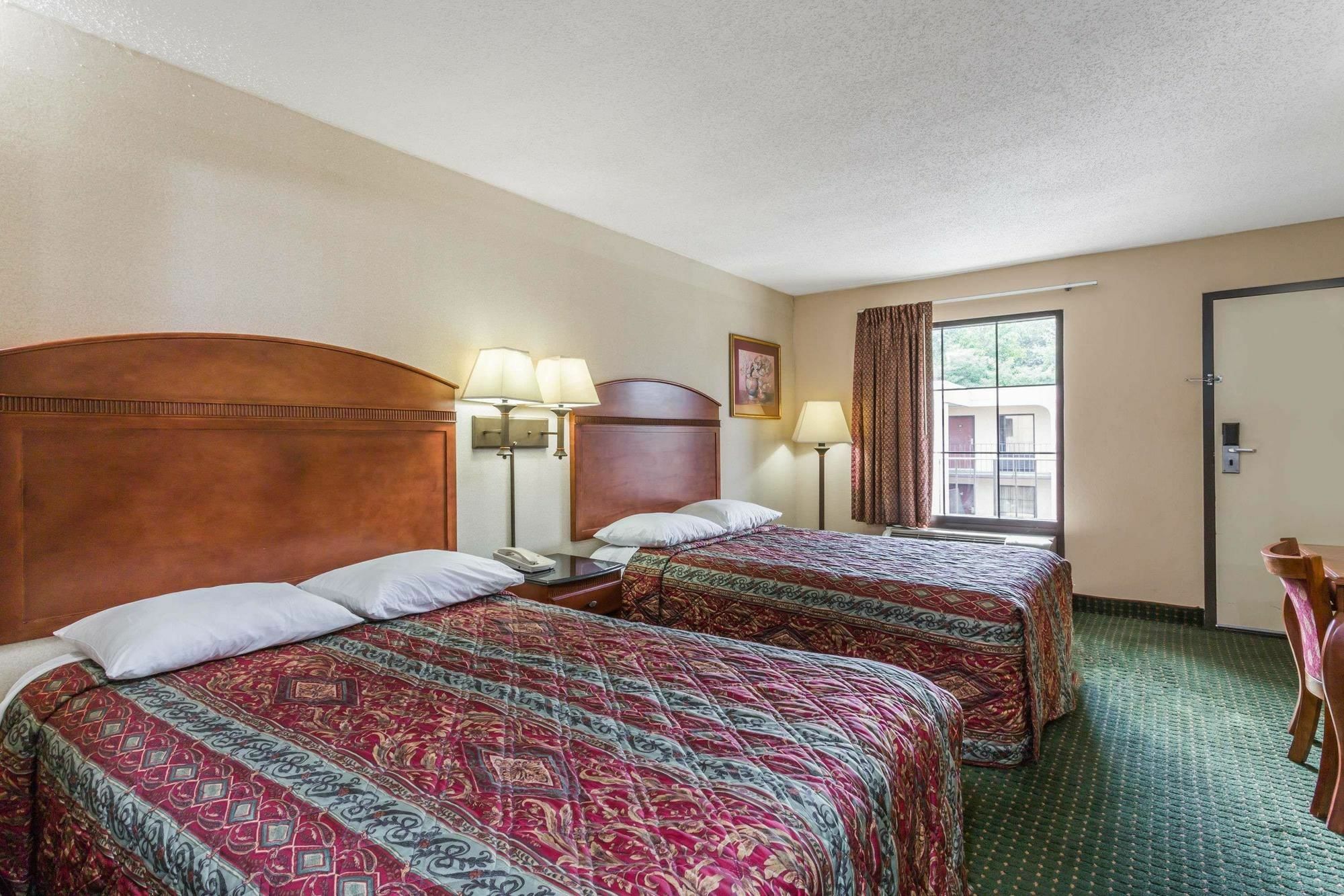 Days Inn By Wyndham Camp Springs Andrews Afb Extérieur photo